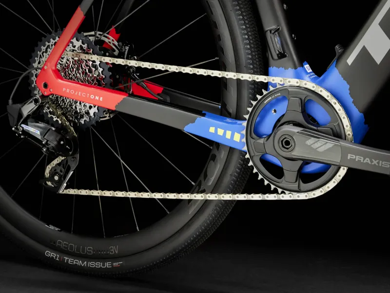 Trek Domane+ SLR 7 AXS Electric Carbon Road Bike 2025 in Trek Black-9